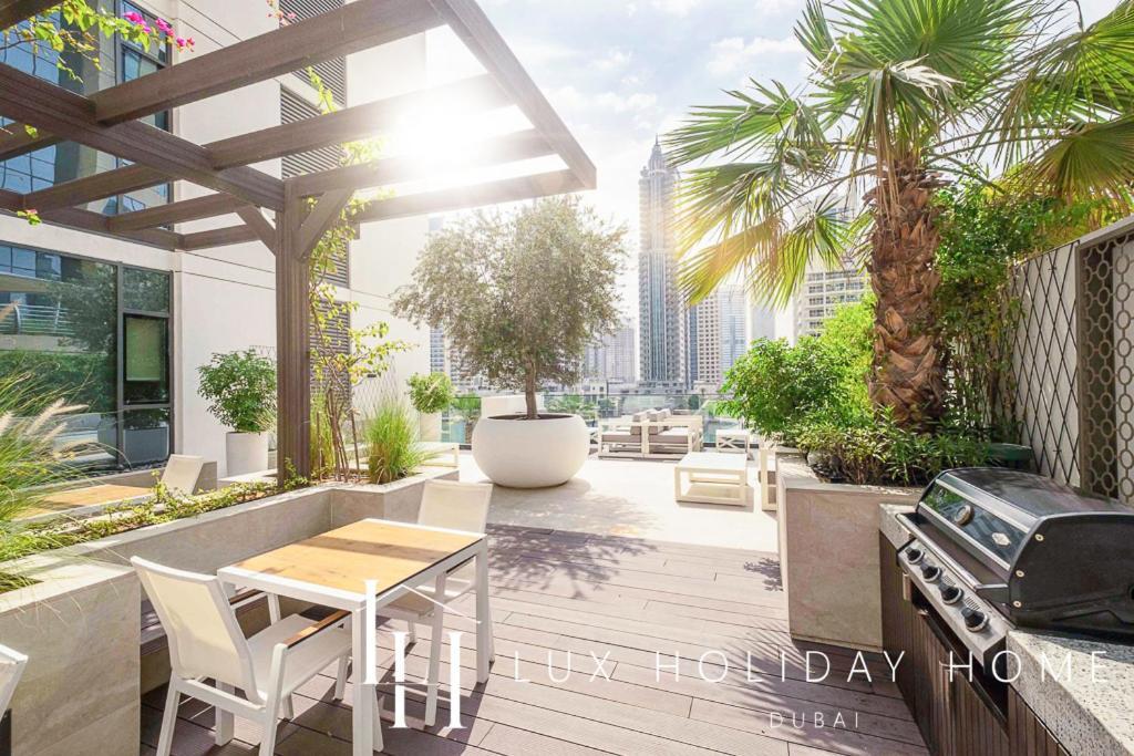 Lux Contemporary Suite With Full Marina View 6 Dubai Exteriör bild