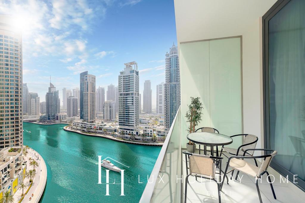 Lux Contemporary Suite With Full Marina View 6 Dubai Exteriör bild
